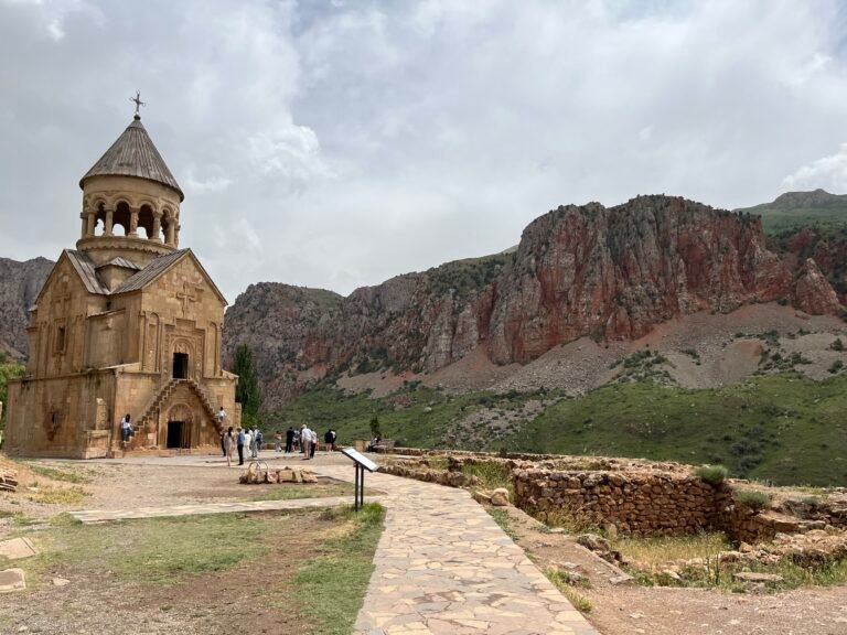 Хор-Вирап, Арени и Нораванк за один день: маршрут из Еревана